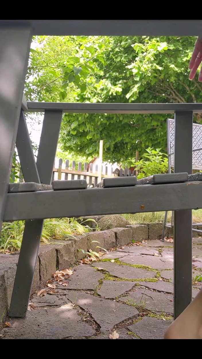 Lilux69: Літній час мочитися на вулиці... І бризкати все мокре