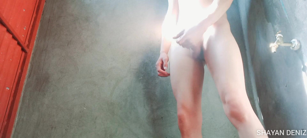 SHAYAN DENIZ: Shayan Deniz - momen kamar mandi pribadi