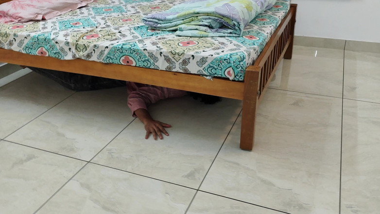 Vaigavarun45: 모르는 놈의 집에 들어가 핫한 소녀와 핫한 섹스를 하는 낯선 소년