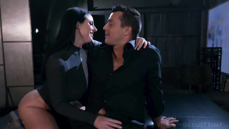 Adult Time: Pornotijd - Angela White &amp; Joanna Angel proberen extreem anaal spuiten tijdens...