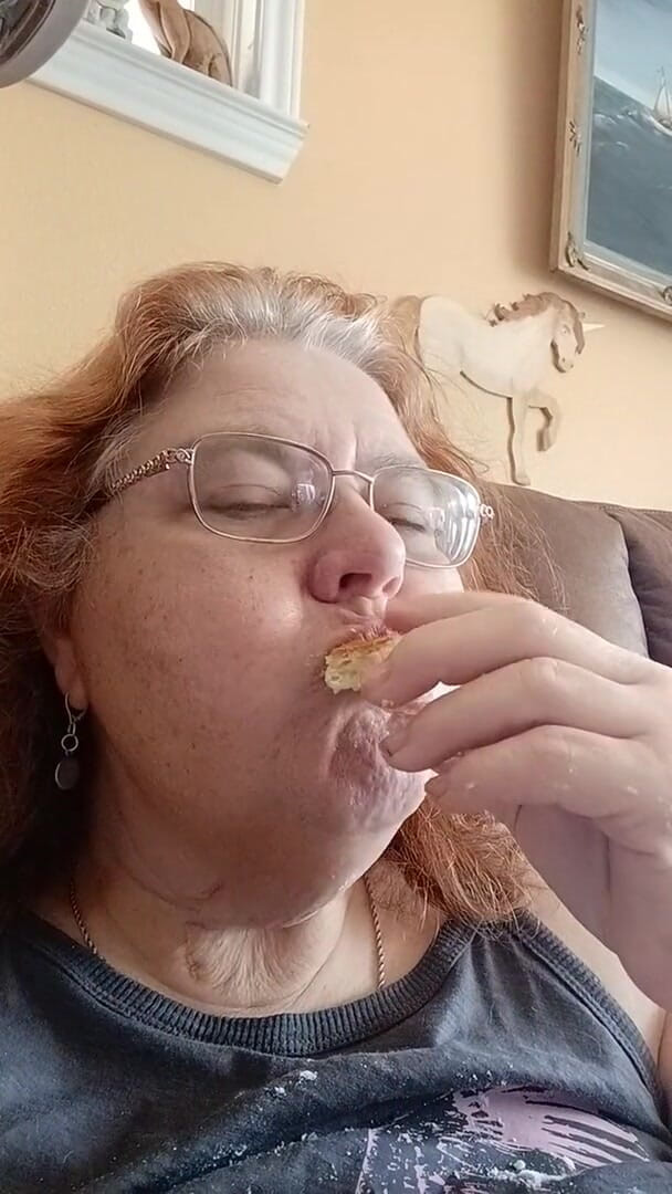 BBW nurse Vicki adventures with friends: Cream Puff Delight