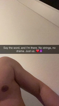Schau zu, wie eine 18-jährige freundin ihren freund betrügt, nachdem er sie ignoriert hat. Ganze Geschichte