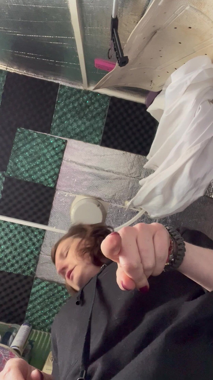 Pissing Paradise: Wrong Hole!