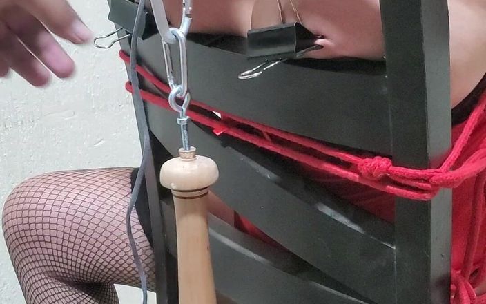 Submissive Susy: Zevk sandalyemde