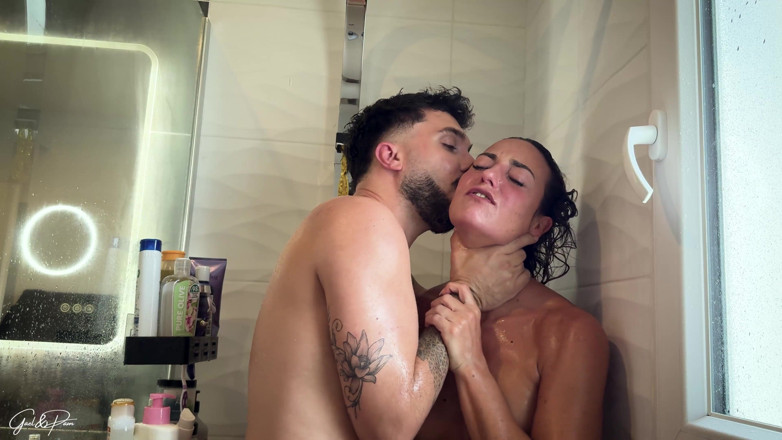 LeaPam: Gael Braga sorprendió a Léa Pam en la ducha y...