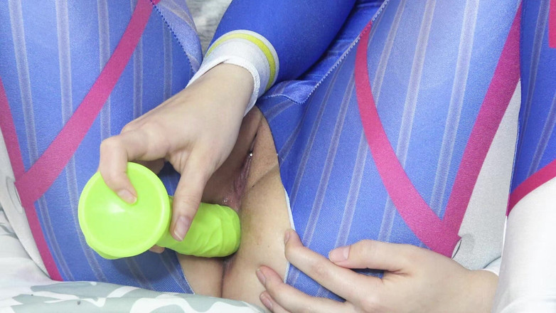 LustfulGeeks: D.va smyslná anální masturbace