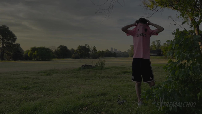 Extremalchiki: El club de golf, paja desnuda