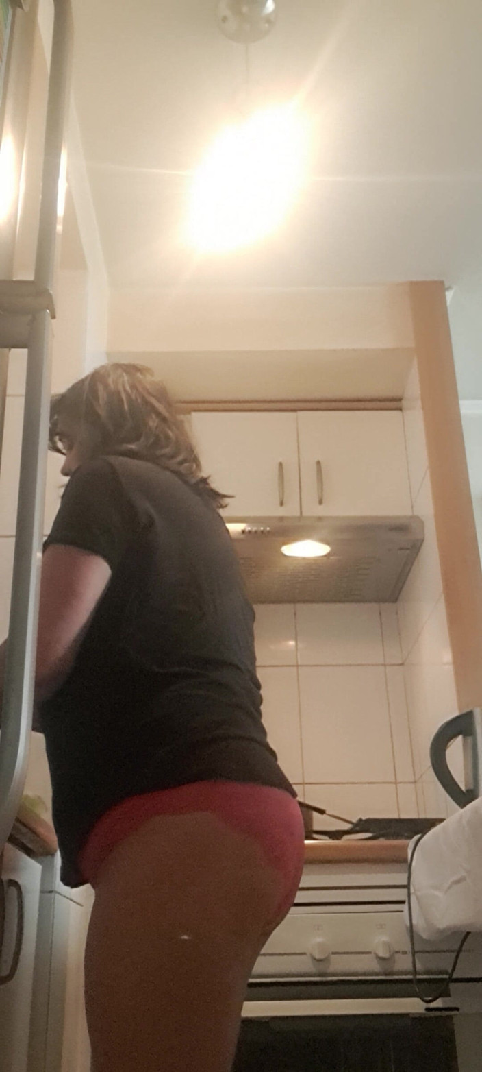 Mommy big hairy pussy: MILF, Cleaning the Kitchen