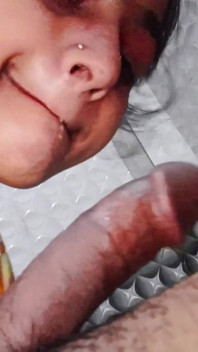 Desi scopata di tette e sborra su grandi tette