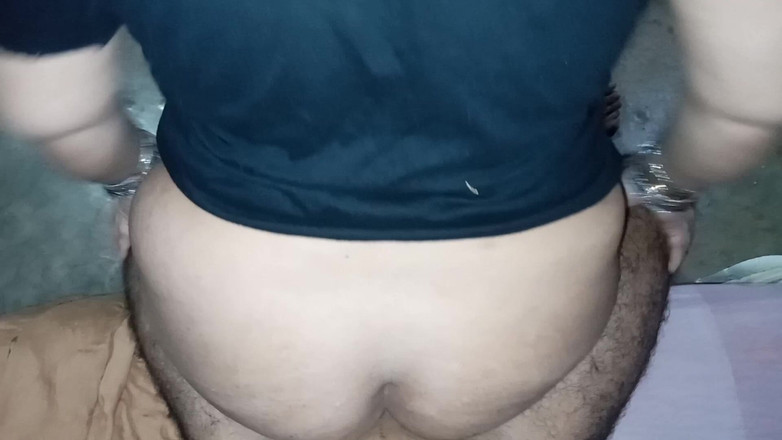 Yasmeen: Perłowy tyłek