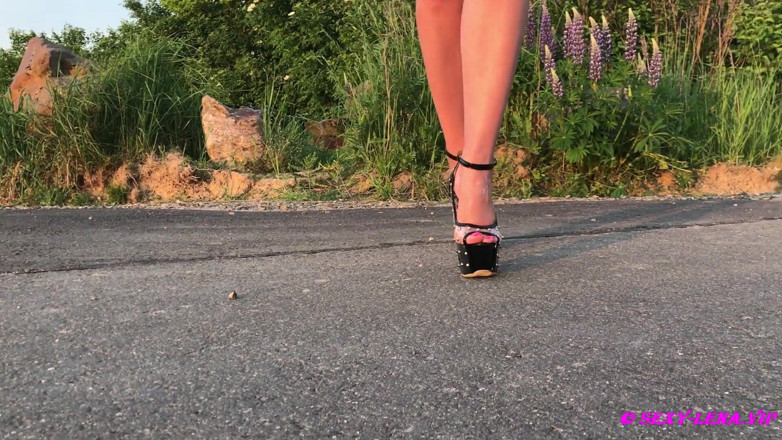 Goddess Lena: Plateau high heel walk