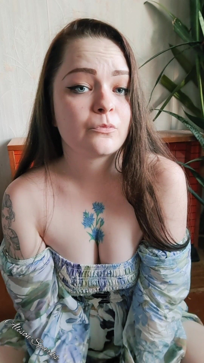 Alison Sparks: 第一人称视角：我穿着漂亮的礼服骑着你的鸡巴...