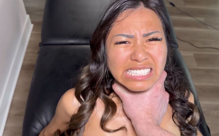 FaceFuckingKing: 紧致的亚洲素人阴户在圣诞节前被粗暴抽插