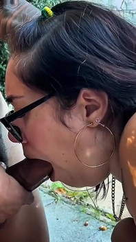 Bos nakal itu, suaminya pergi bekerja dan meninggalkan istrinya yang lagi ngidam kontol, aku mengambil keuntungan dan memuaskan keinginan pelacur itu