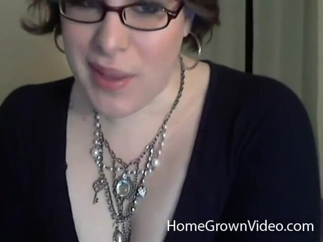 Homegrown BBW: Janna rubs one out