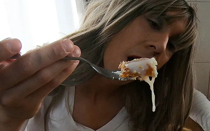 Ane Get Horny: Delicious Cum Cake Eating