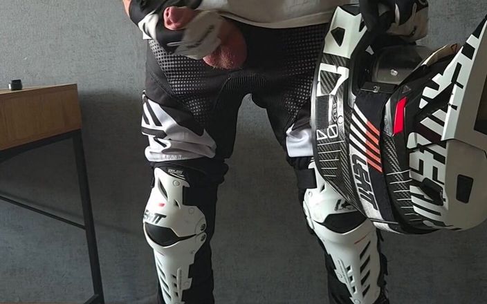 Sneakersmax98: My Mxhelmet पर क्रीम पाई