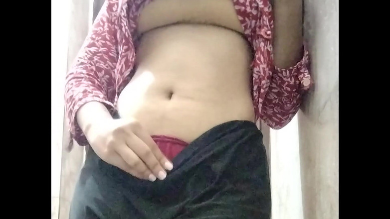 Riyathakur: My Desi cute GF giving blowjob and cum in mouth
