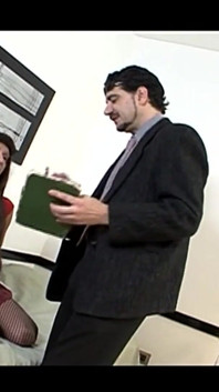 Ce frumos să fie futut în cur de transsexual în jartieră