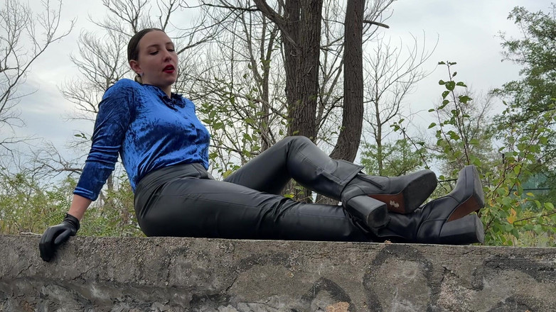 Hottie goddess: 赤脚晃动诱惑