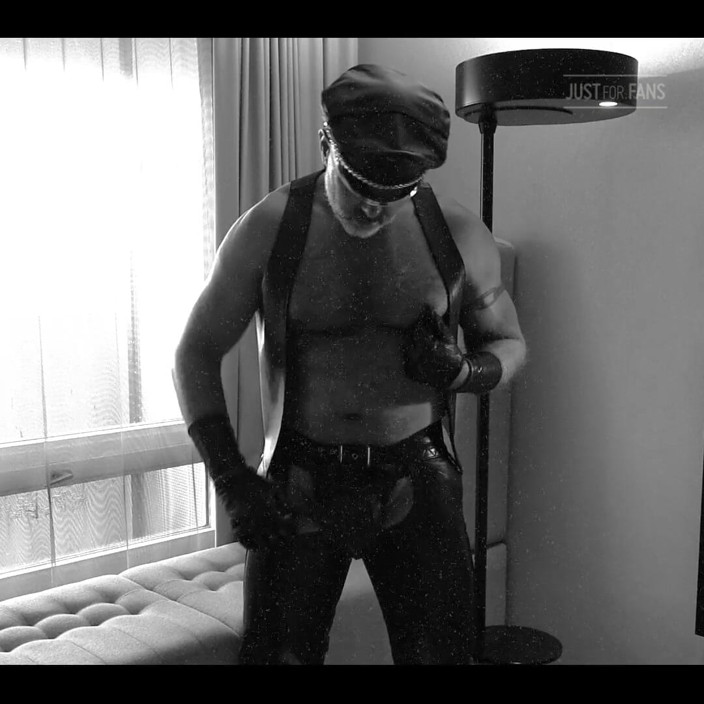 Mike Gross: Uomo solo