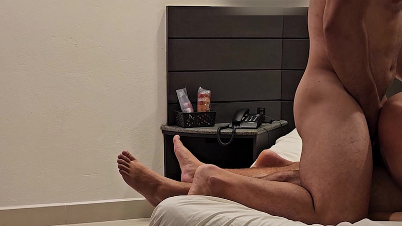 Casada Liberada griffin: Dzielenie Się Kutasem Mężczyzny Z Mężem, Który Ssał Jak Dobry...