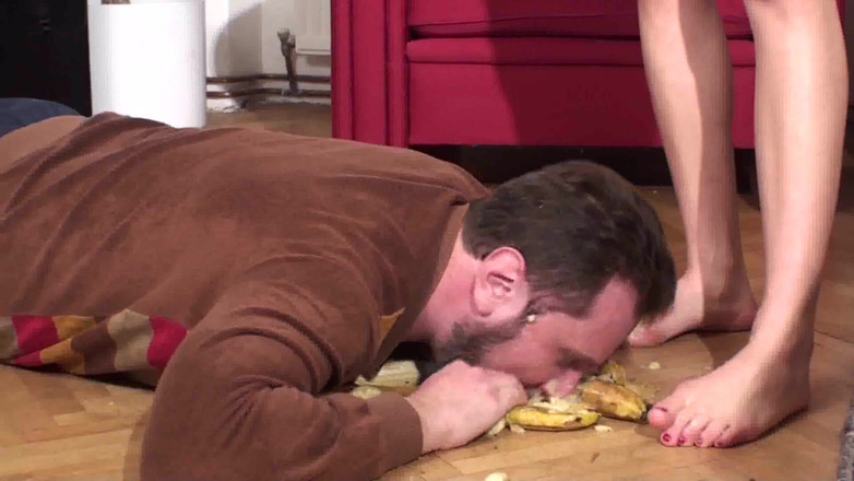 Femdom Austria: Food play humiliation