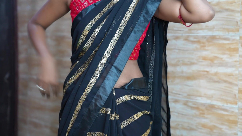 Neha Gupta: Desi Dziewczyna Solo