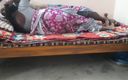 Desi palace: Une belle bhabhi fait l&amp;#039;amour érotique dans un sari, vidéo de...