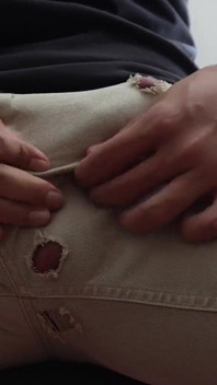 Serie de desafíos de paja: rotando mi polla alrededor de mis pantalones cortos