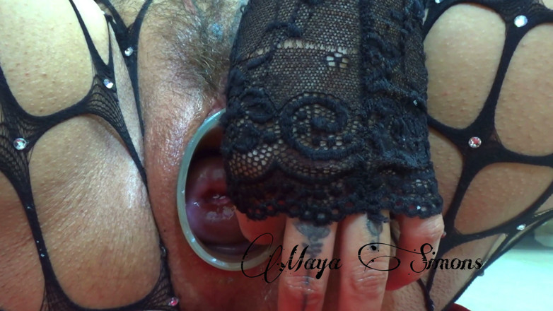 Maya Simons: I Show You My Healthy Cervix and an Orgasm
