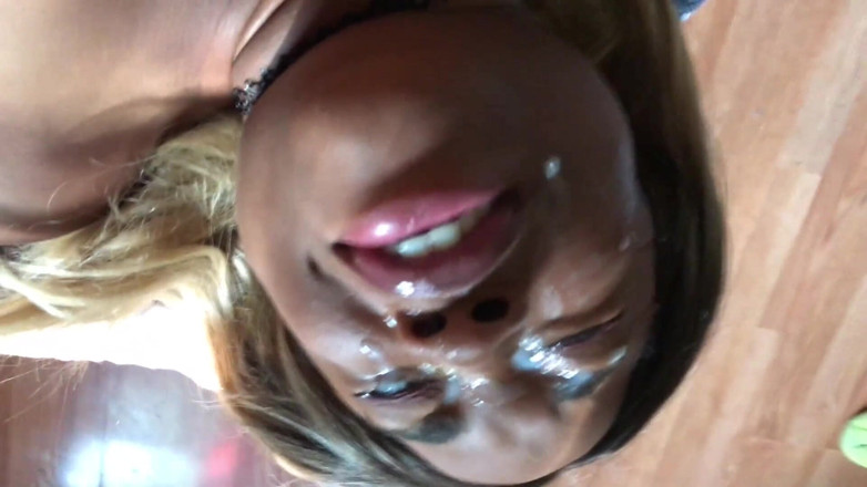 Super Hot Films: Stiefvader bedekt mijn ogen met sperma / Nina Rivera
