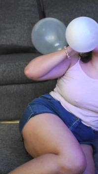 di palloncini bianchi e terapia rilassante pop - Bunny Looner