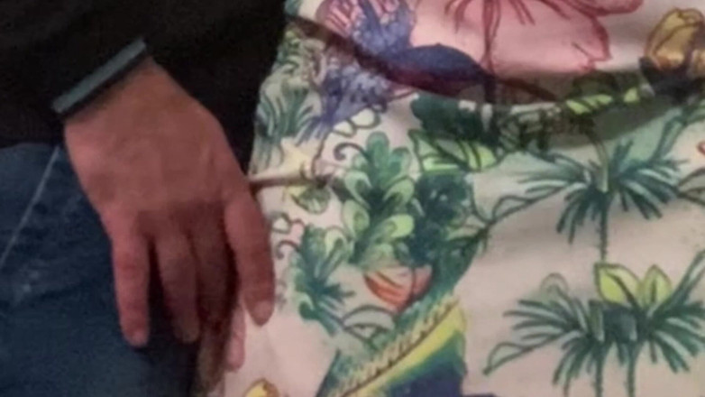 Niki studio: Stranger Challange - Chiedo a uno sconosciuto di sditalinarmi la figa...