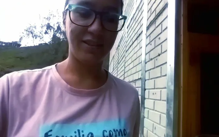 Nathalieprez4: Horny Girl Masturbating with Fingers Outdoors Secretly