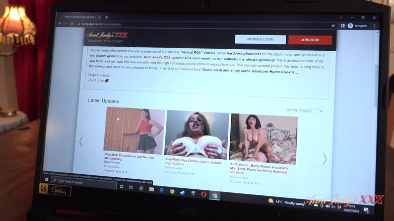 Aunt Judy's XXX: TetaJudysXXX - prsatá zralá macecha paní Mollie chytí svého nevlastního syna...