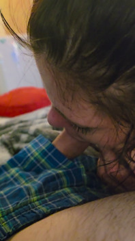 She Sucks Until Her Jaw Hurt!
