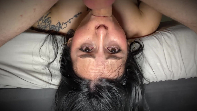 Zac the Cuckold: Jag knullar min styvsyster med en enorm röv medan min...