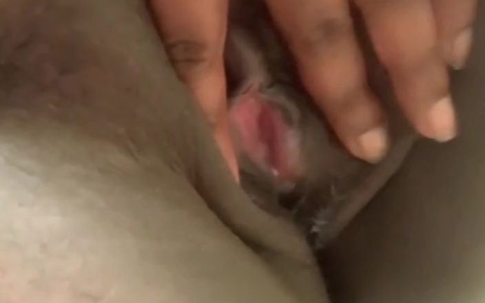 Super sexy ebony cuties: Трясу моей попкой, раздвигаю мою толстую киску