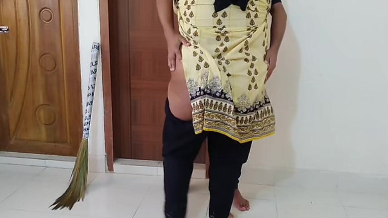 Aria Mia: Panjabi ateşli hizmetçi odamı temizliyorum sonra onu anal sikiyorum çünkü karım...