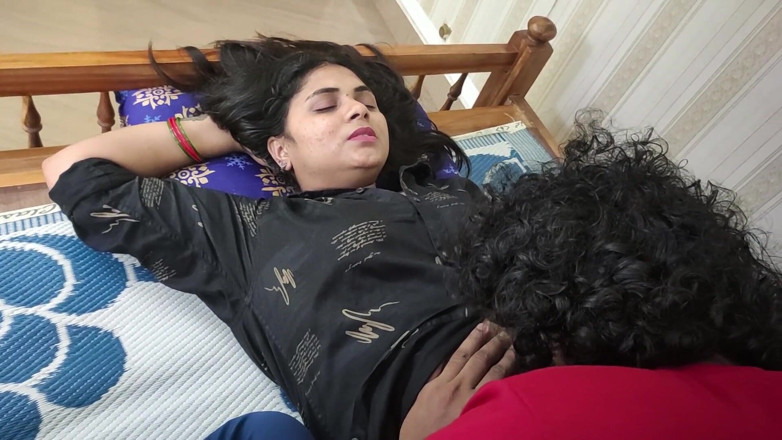 Vaigavarun45: Léchage de cul et de seins, sous-vêtements uniquement, léchage de...