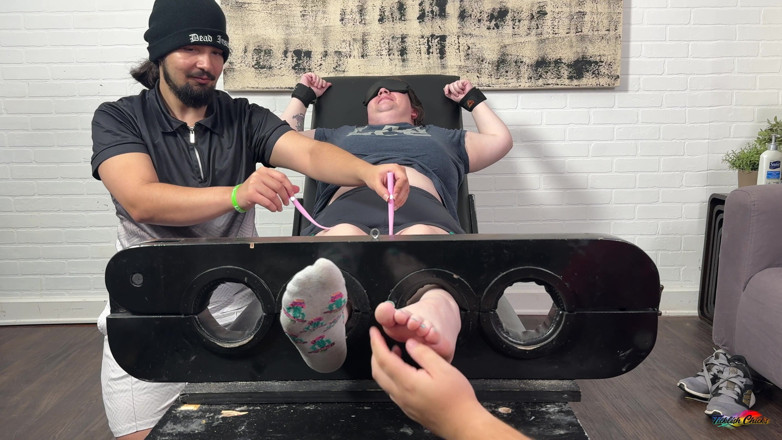 Ticklish Chicks: Tklnurse лоскотали, частина 1