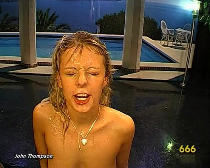 Piss Lover: Gggジョン・トンプソンのコンピレーションで小便を愛するぶっかけ美女