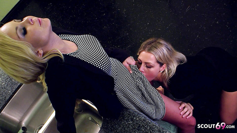 Full porn collection: 金发淫荡的女同性恋少女aaliyah和zoey有一个热性高潮