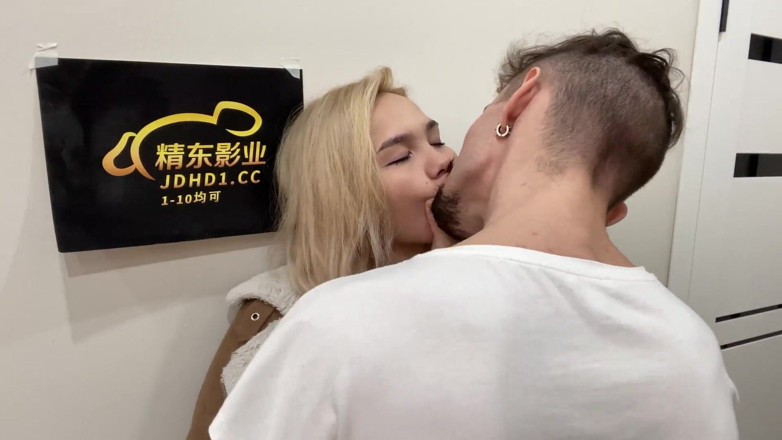 karina_lin: Aksi hot lesbian mantan pacar sampai orgasme 3 kali!