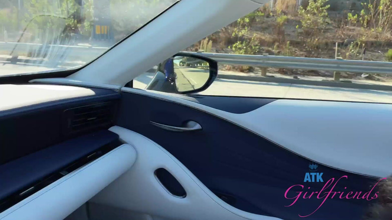 ATK Girlfriends: Întâlnire virtuală
