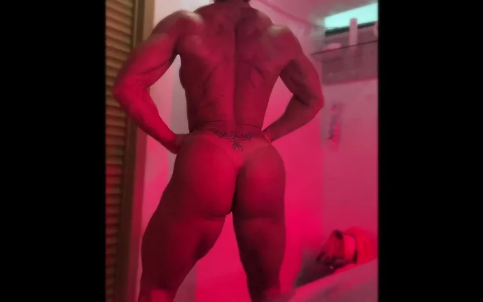 Alesyamuscledoll: Tanned Muscles