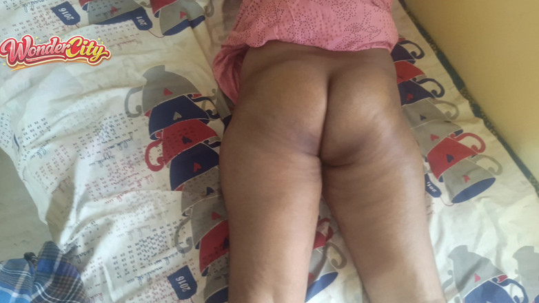 Pushpa studio: Chennai traindo esposa