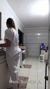 La routine di creampie della domestica al suo nuovo lavoro.