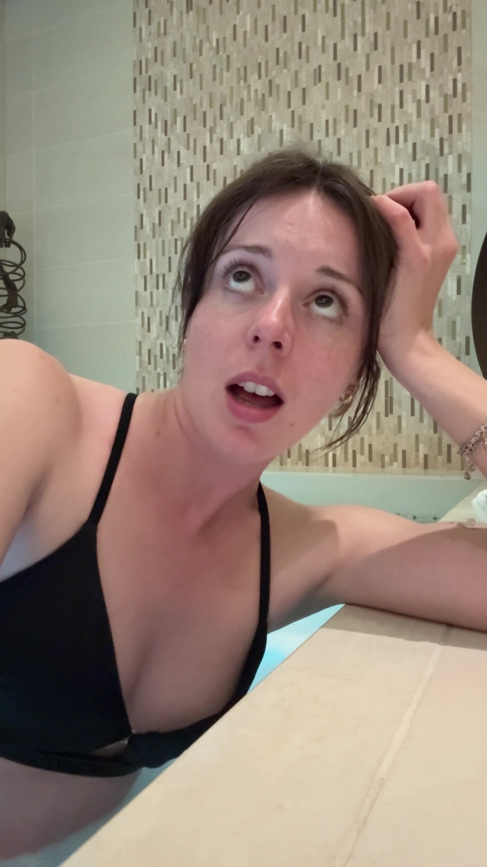 Nadia Foxx: Jet Orgasm di Spa!